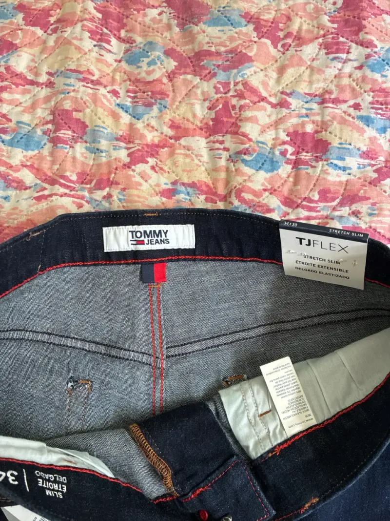Jeans Tommy azul oscuro nuevos - 3