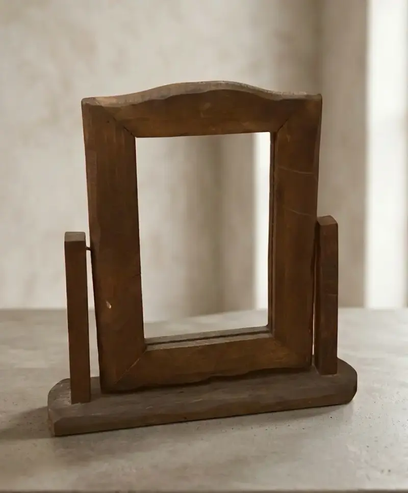 Espejo de mesa de madera