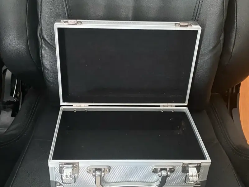 Maletín de aluminio compacto - 2