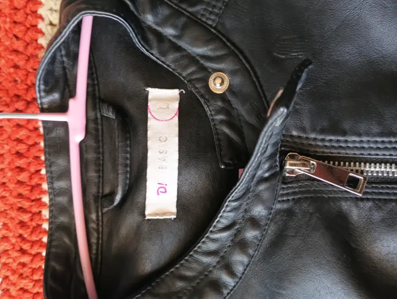 Chaqueta de cuero negra - 3