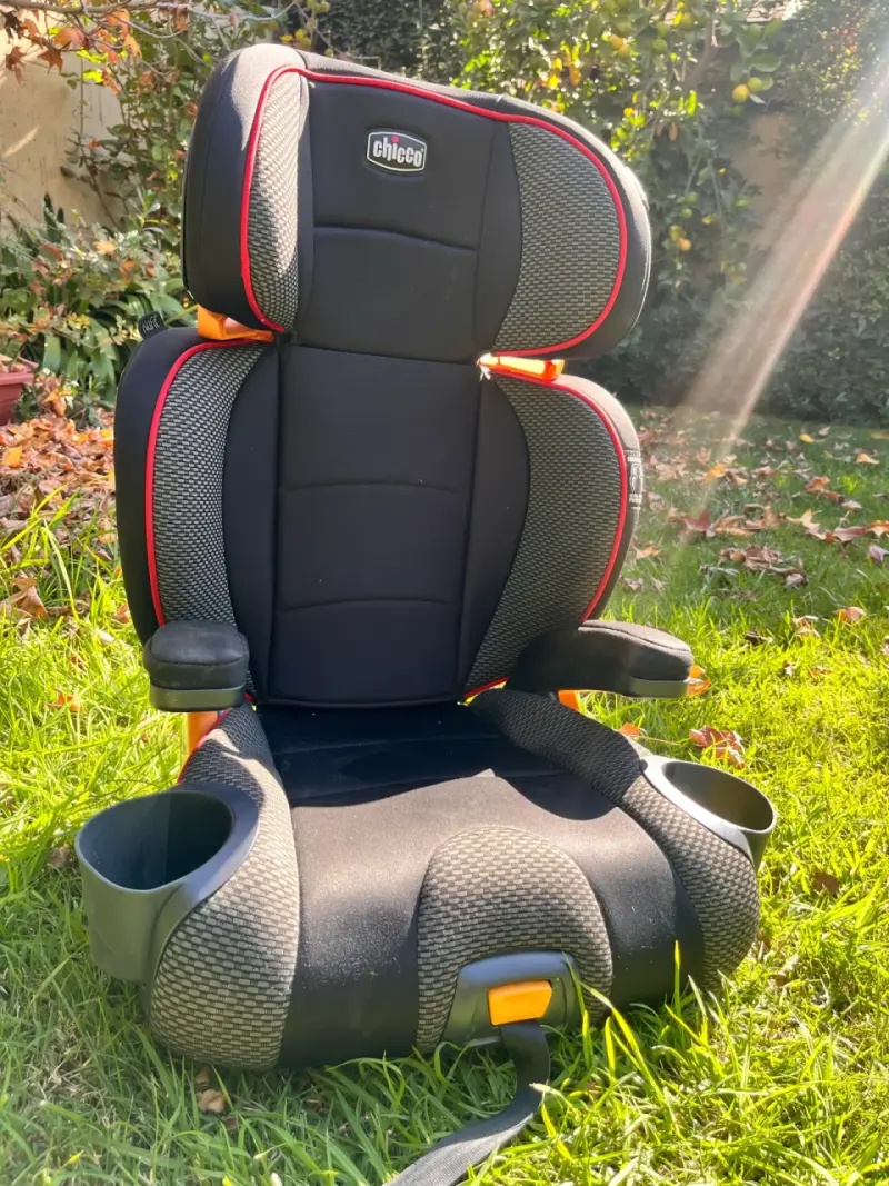 Silla booster Chicco negra