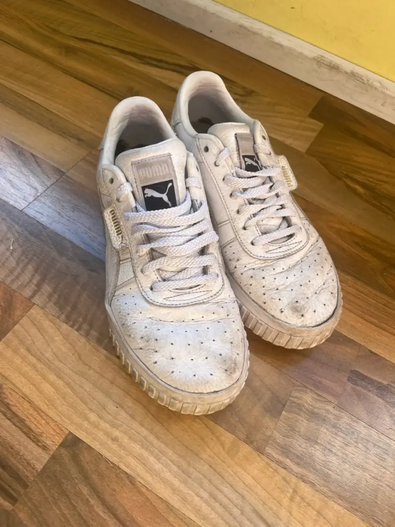 Zapatillas Puma blancas usadas - 1