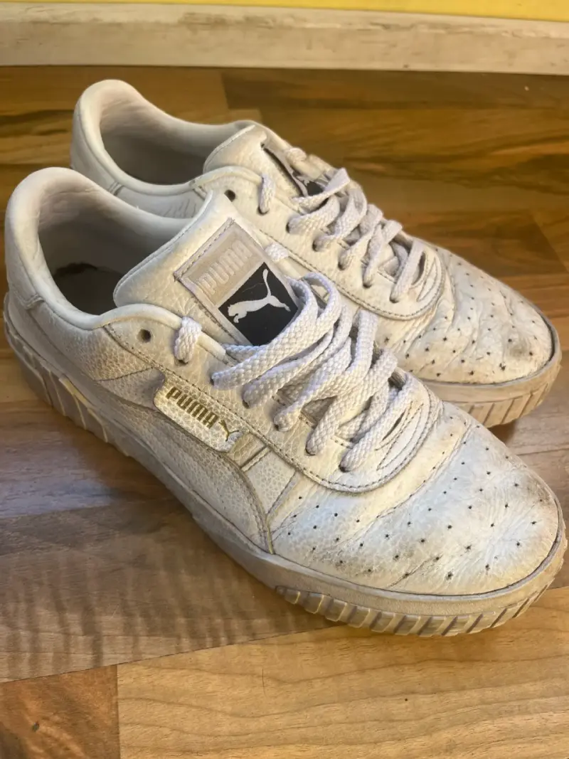 Zapatillas Puma blancas usadas - 2