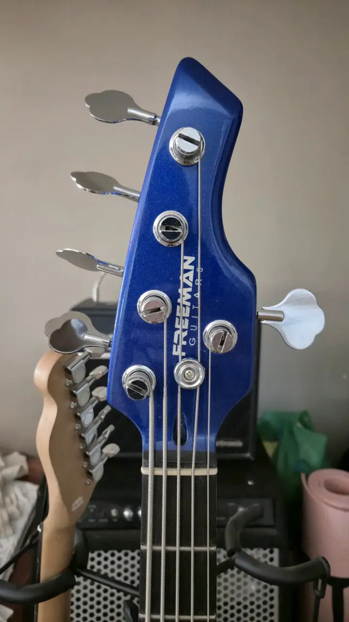 Bajo eléctrico azul metálico - 4