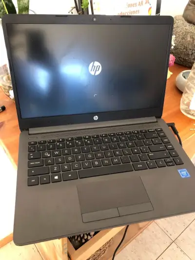 Laptop HP Intel Core i3 - miniatura 1