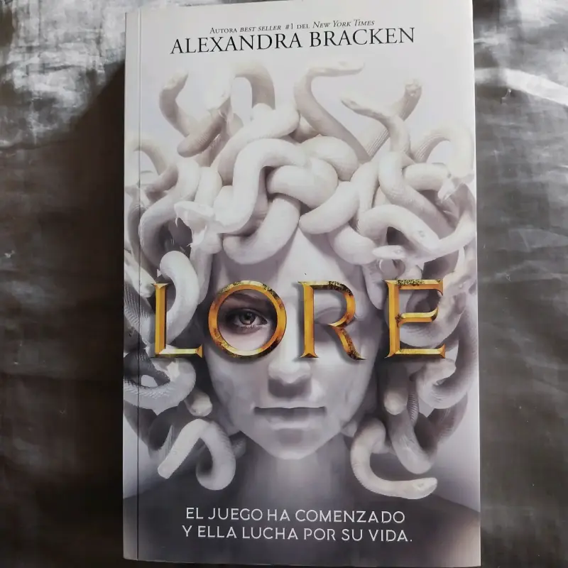 Libro Lore de Alexandra Bracken