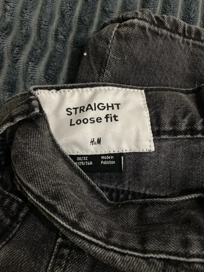 Jeans H & M Straight loose fit talla 30/32 - 3