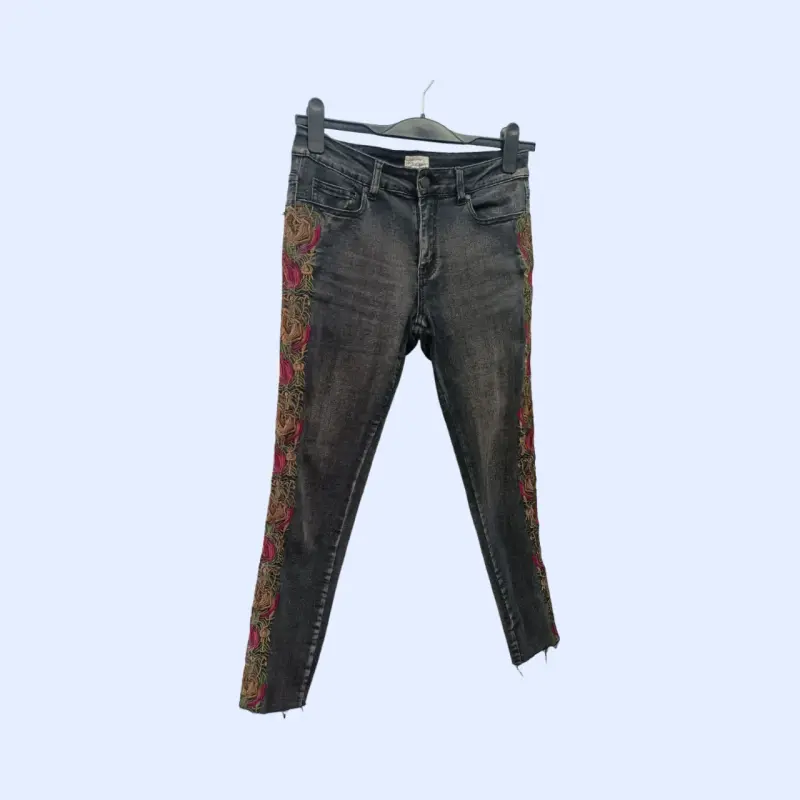 Jeans bordados oscuros - 1