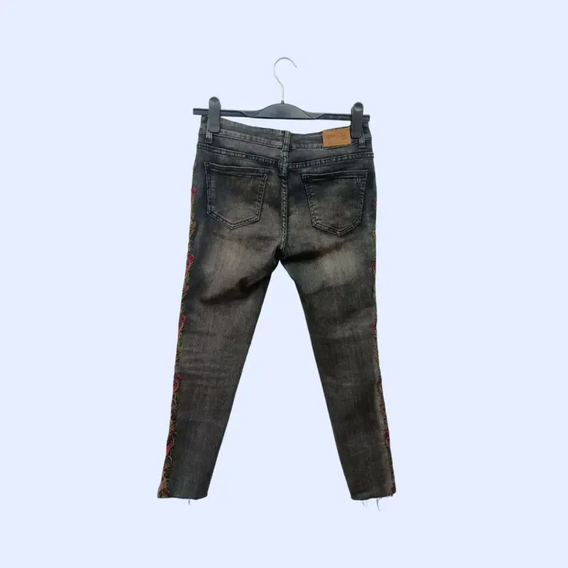 Jeans bordados oscuros - 2