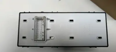 Interruptor alza vidrios Kia Rio 5 - miniatura 3