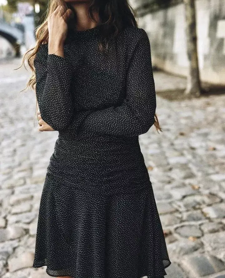 Vestido negro con puntos lunares - 2