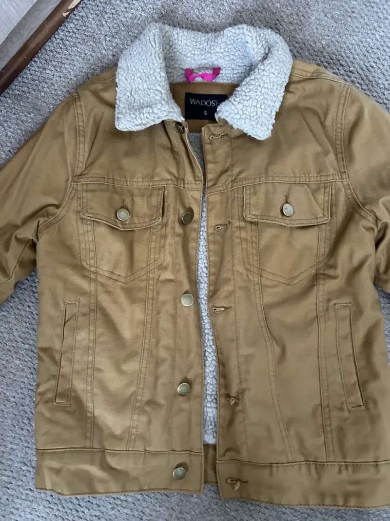 Chaqueta marrón con forro de corderito - 1