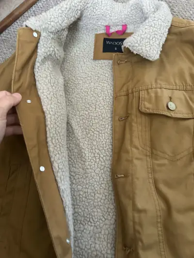 Chaqueta marrón con forro de corderito - miniatura 2
