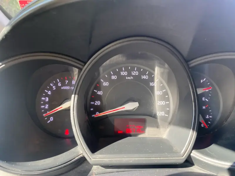 Auto Kia río 5 ex 1.4 2015 blanco - 6