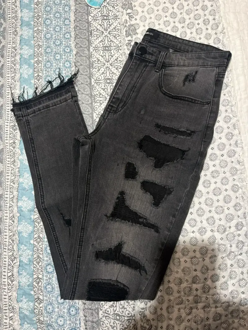 Jeans negros desgastados fashion nova talla 40 - 1