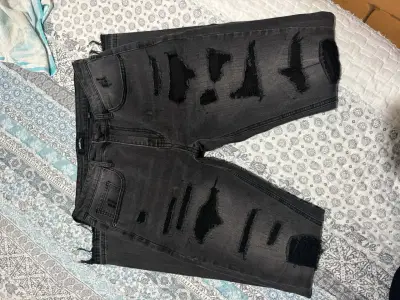 Jeans negros desgastados fashion nova talla 40 - miniatura 2