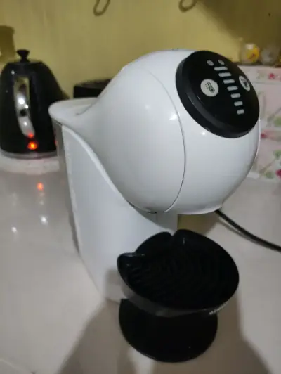 Cafetera Dolce gusto - miniatura 1