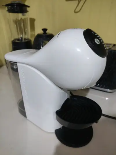Cafetera Dolce gusto - miniatura 3