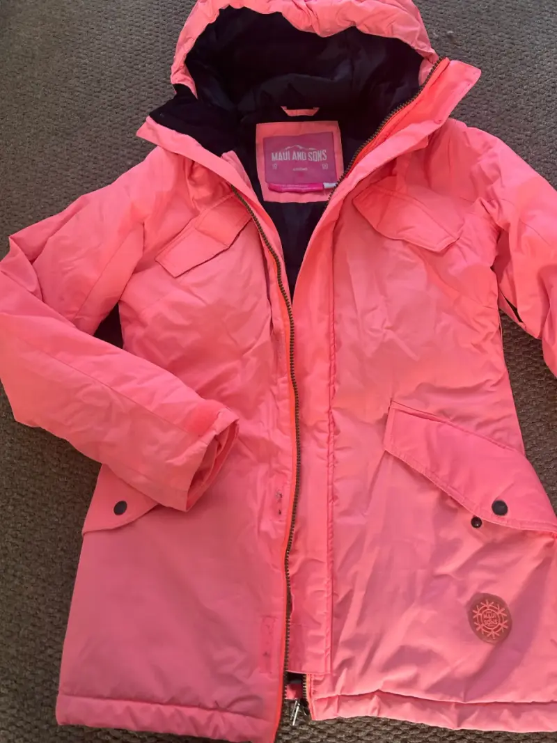 Parka rosada Maui and Sons