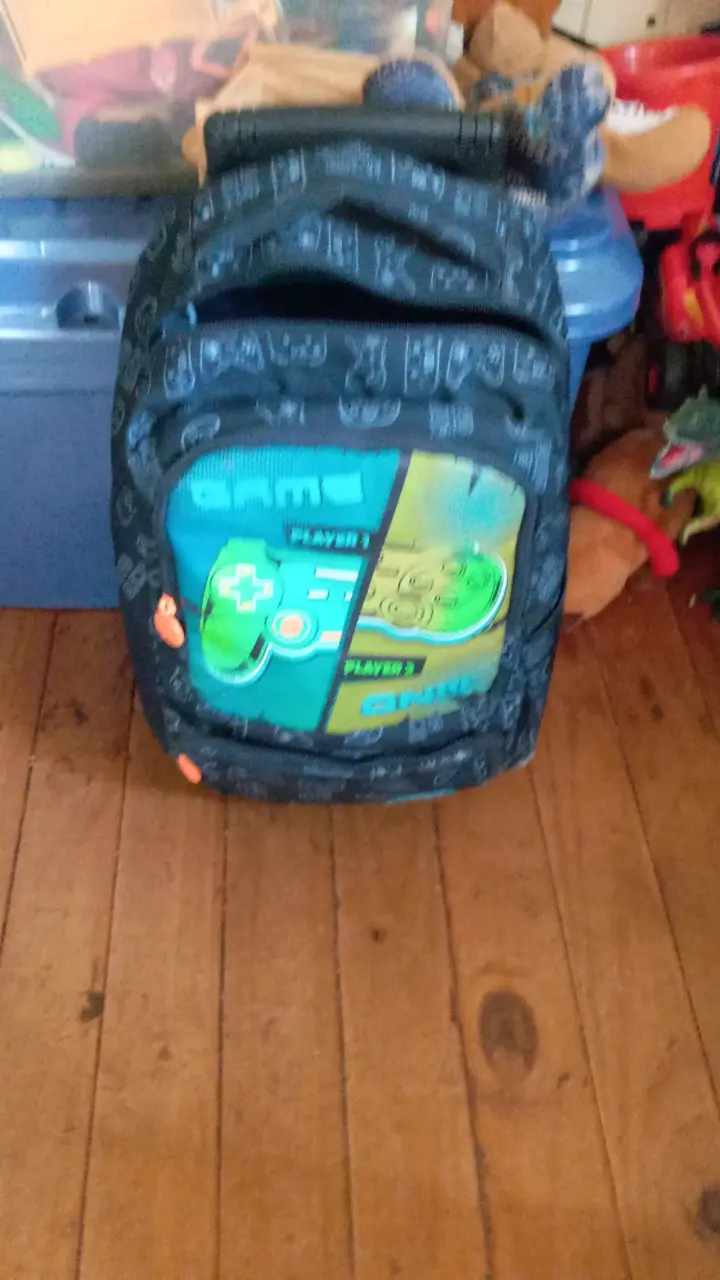 Mochila infantil con diseño gamer