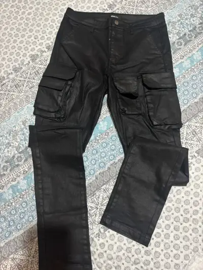 Pantalones cargo negros - miniatura 1