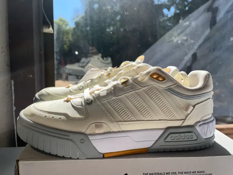 Zapatillas Adidas blancas nuevas - 4