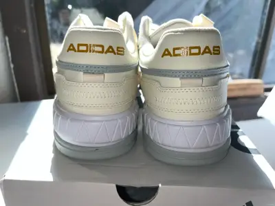 Zapatillas Adidas blancas nuevas - miniatura 5