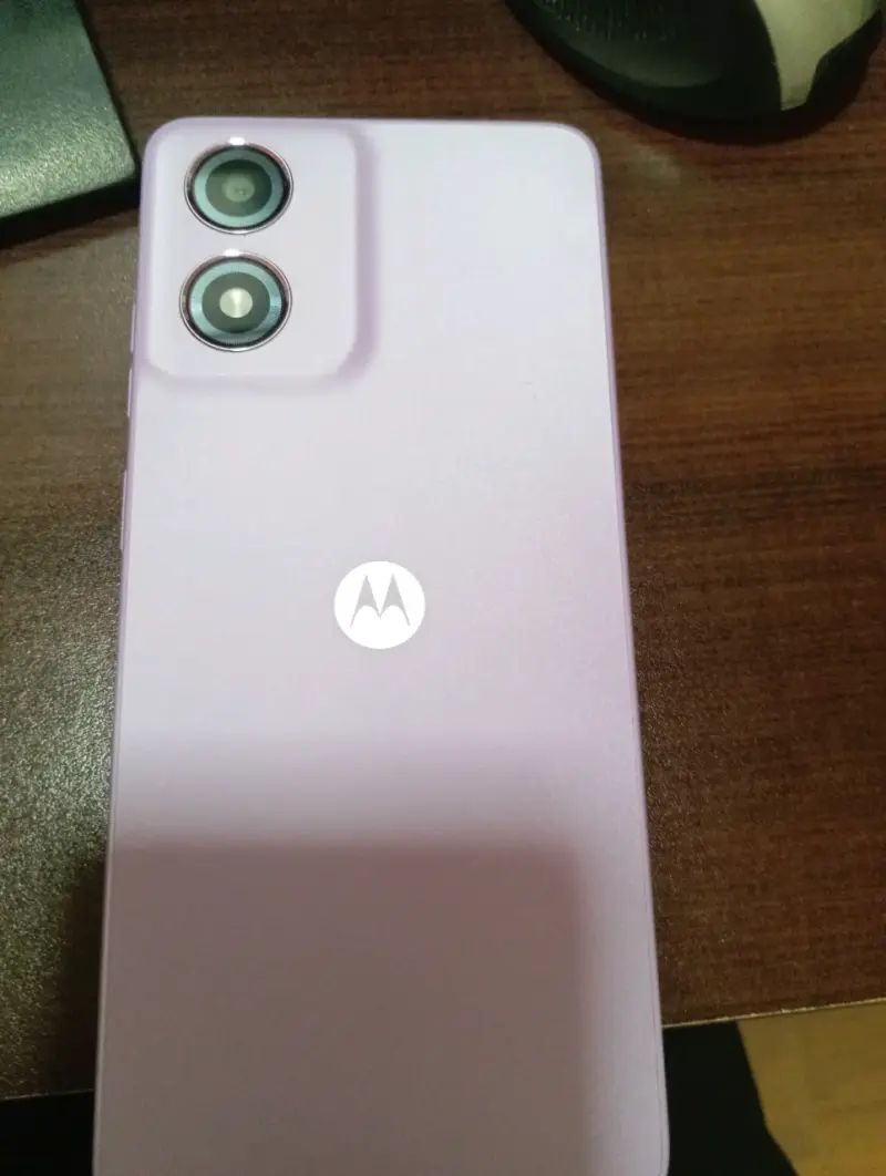 Smartphone con funda rosada - 2
