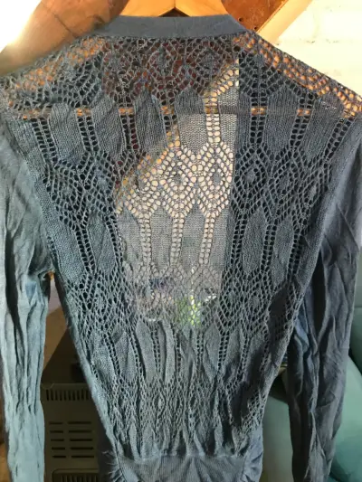 Cardigan de encaje azul oscuro - miniatura 2