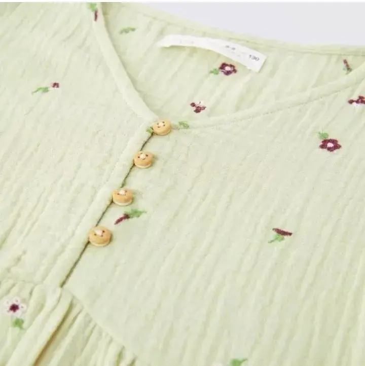 Vestido verde claro con botones - 2
