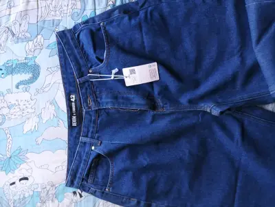 Jeans azules de mezclilla talla 42 - miniatura 2
