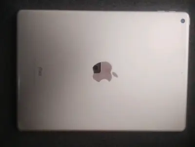 iPad con pencil y cargador - miniatura 4