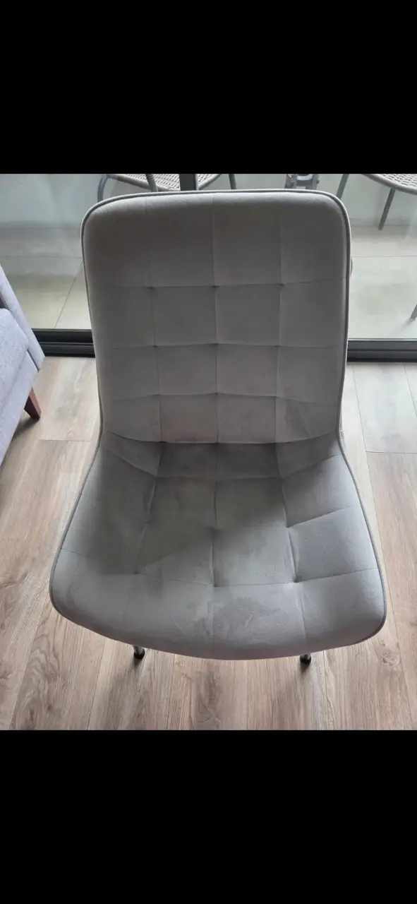 Silla gris moderna