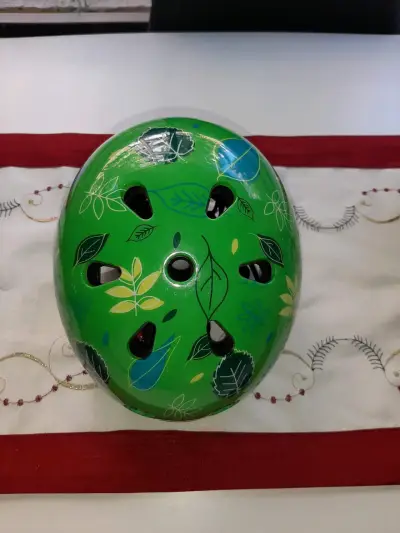 Casco verde con hojas - miniatura 5
