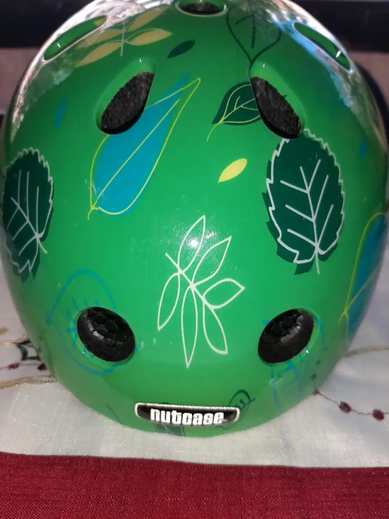 Casco verde con hojas - 6
