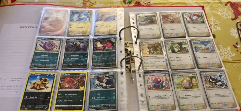 Álbum de cartas coleccionables Pokémon - 2