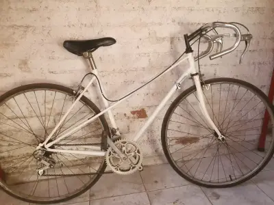 Bicicleta clásica vintage - miniatura 1