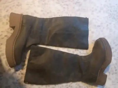 Botas largas gris verdoso - miniatura 1