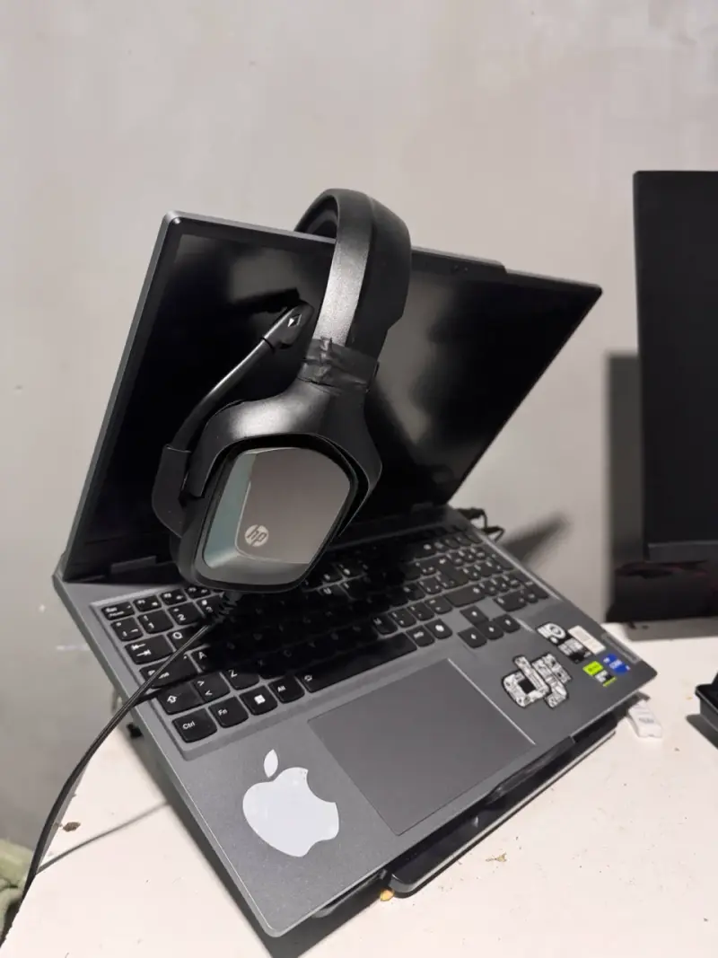 Setup Gmaer completó Lenovo Loq RTX 3050 - 4