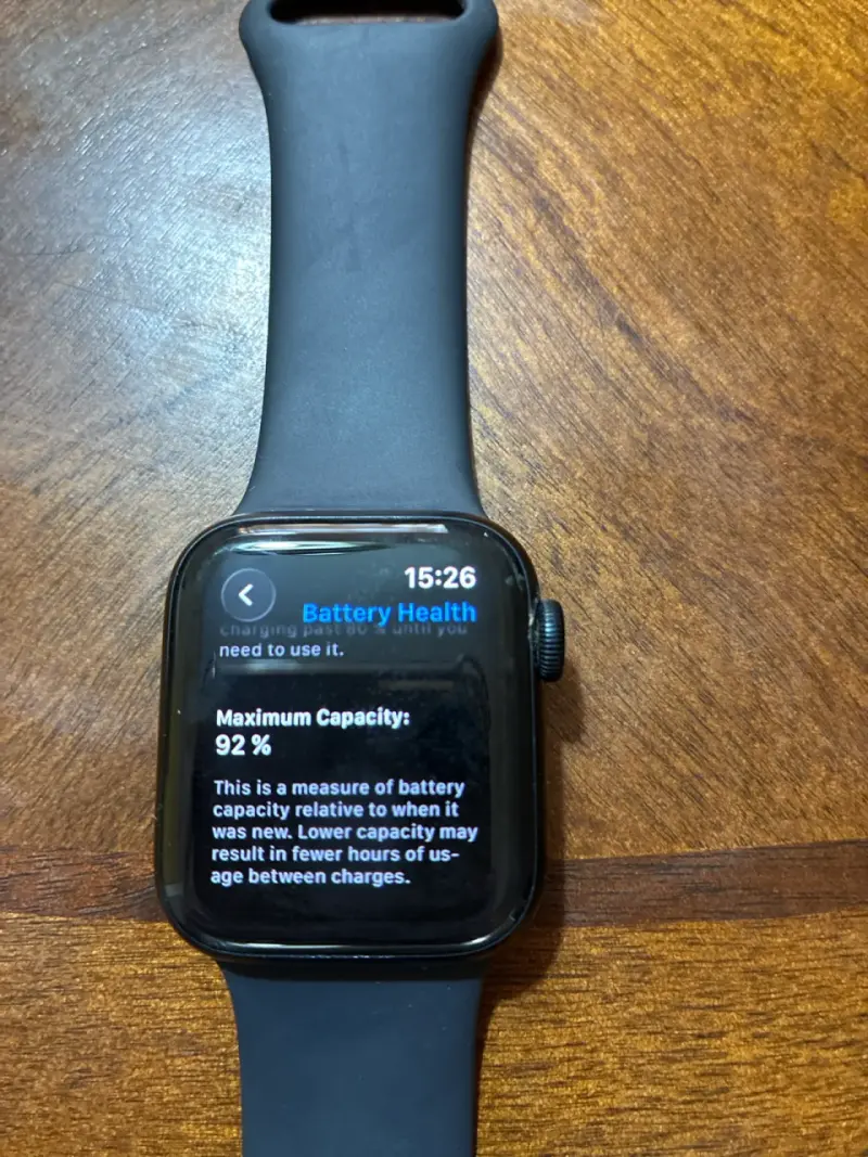 Apple Watch SE 40mm  32GB negro con cargador - 2
