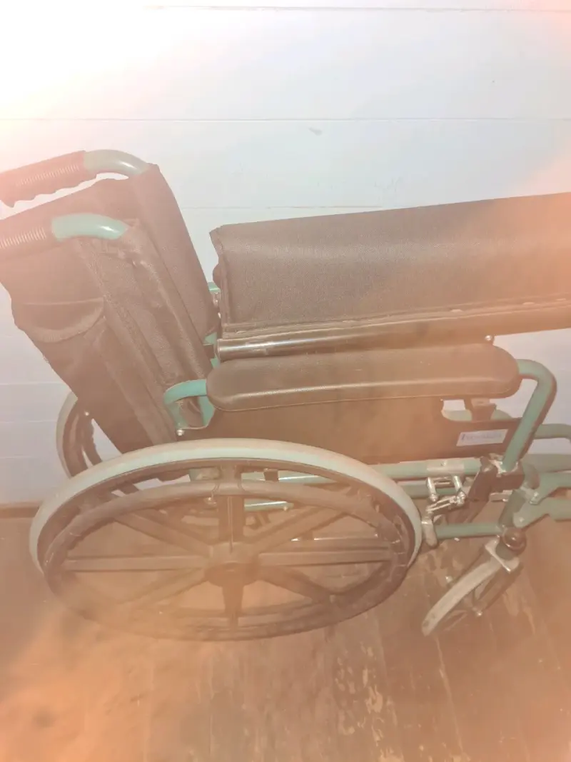 Silla de ruedas plegable - 1