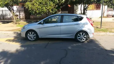 Hyundai accent 2017 - miniatura 2