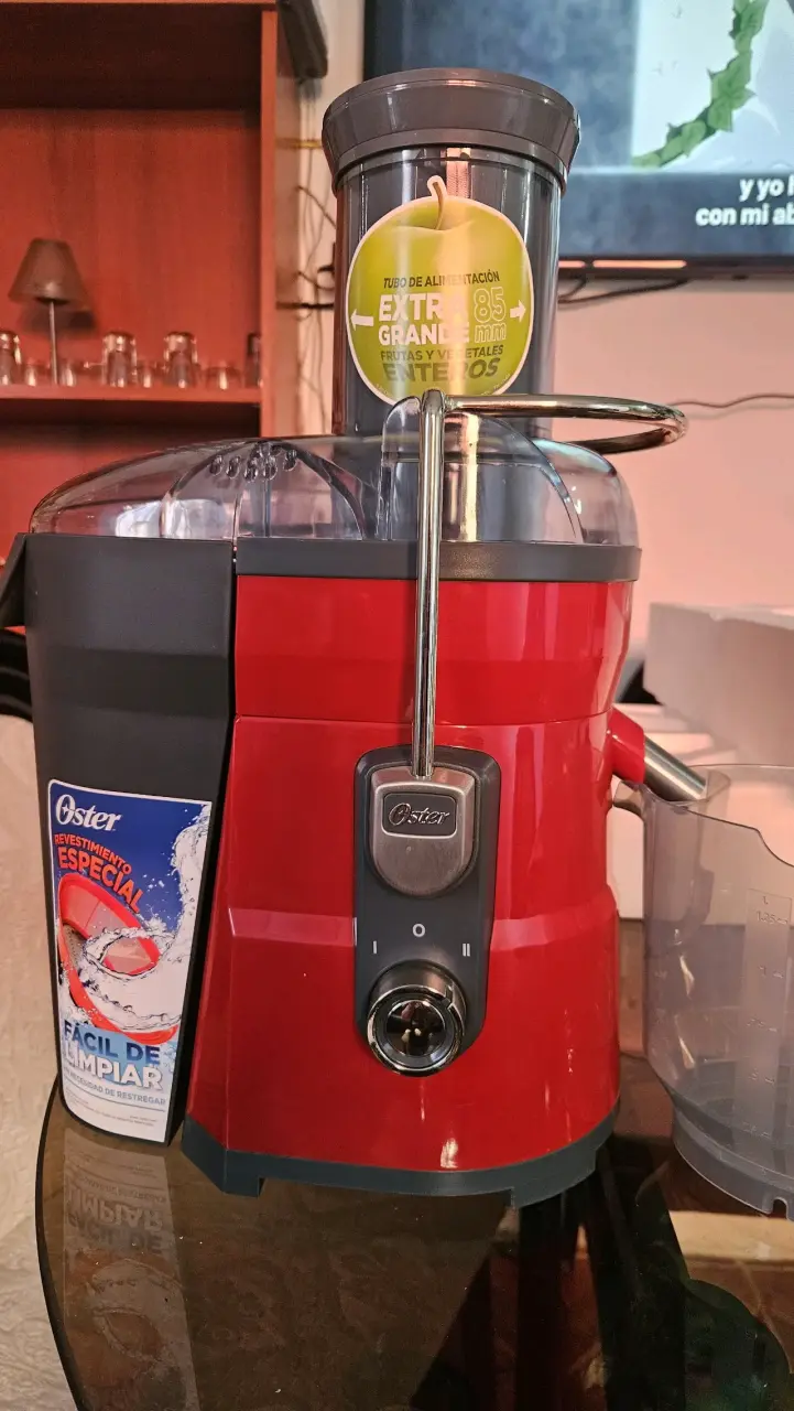 Extractor de jugo Oster rojo - 3