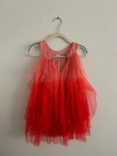 Vestido rojo con lentejuelas - miniatura 2
