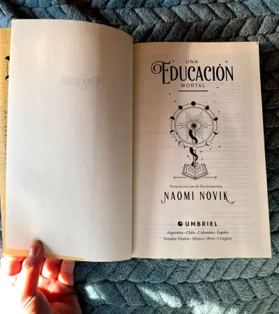 Libro 'Una educación mortal' de Naomi Novik - miniatura 2