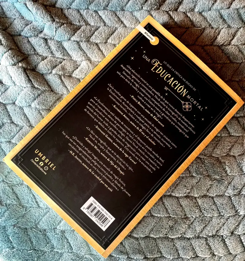 Libro 'Una educación mortal' de Naomi Novik - 3