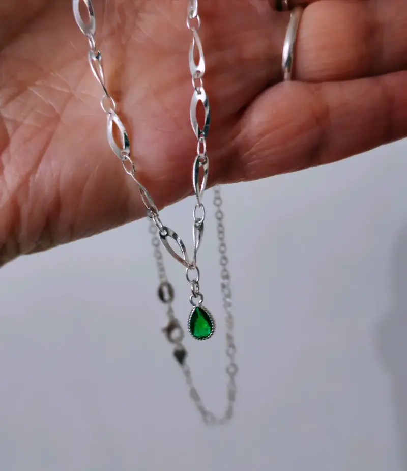 Collar de plata con colgante verde - 3