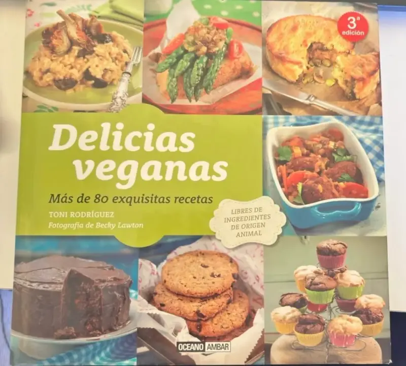 Libro 'Delicias Veganas' de recetas