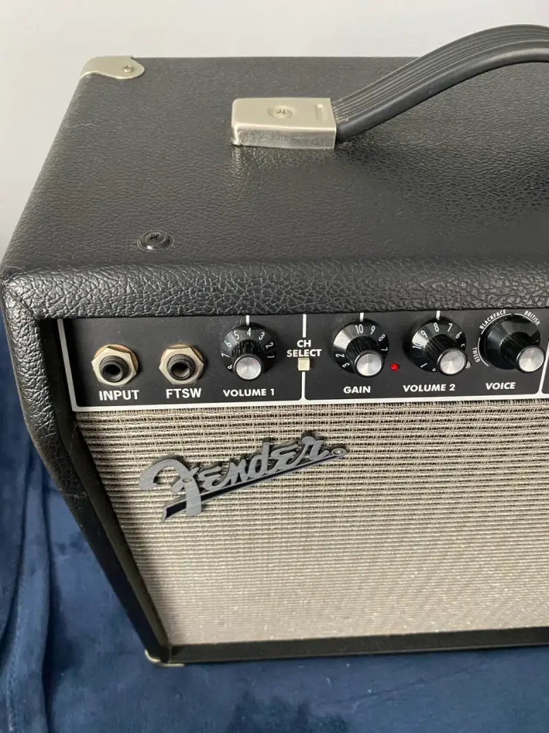 Amplificador Fender Champion 40 - 2
