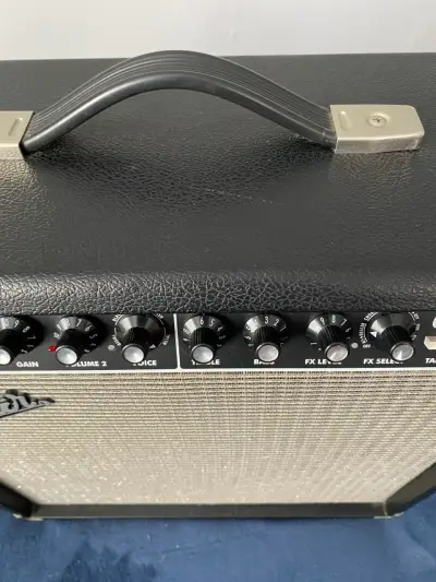 Amplificador Fender Champion 40 - miniatura 3